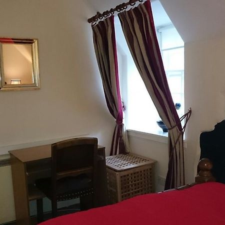 אדינבורו Royal Mile Budget Apartments חדר תמונה